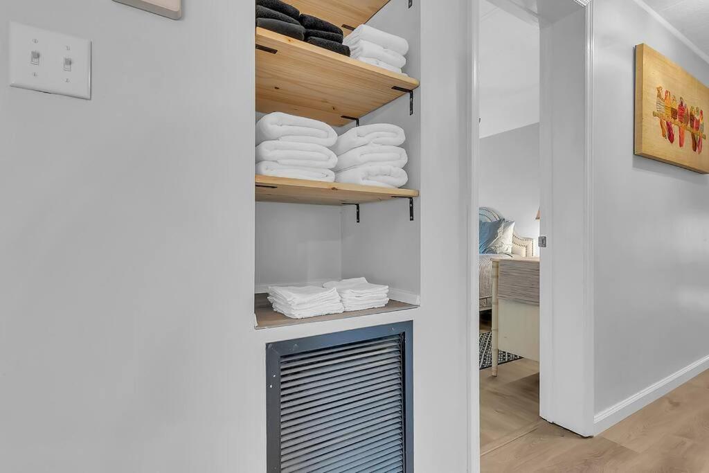 Ferienhaus Pet Friendly - Steps To Water! *
